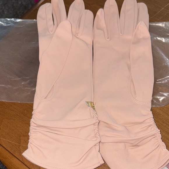 Vintage NWT Kayser Elegant Beige Gloves - Picture 3 of 3